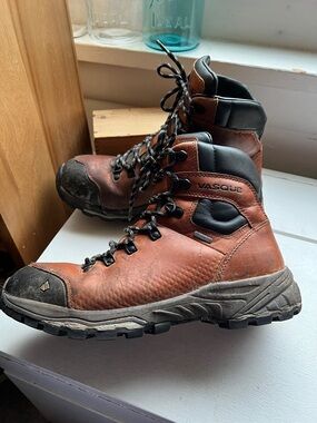 Vasque Men’s Brown and Black Leather Hiking Boots Mens size 9.5